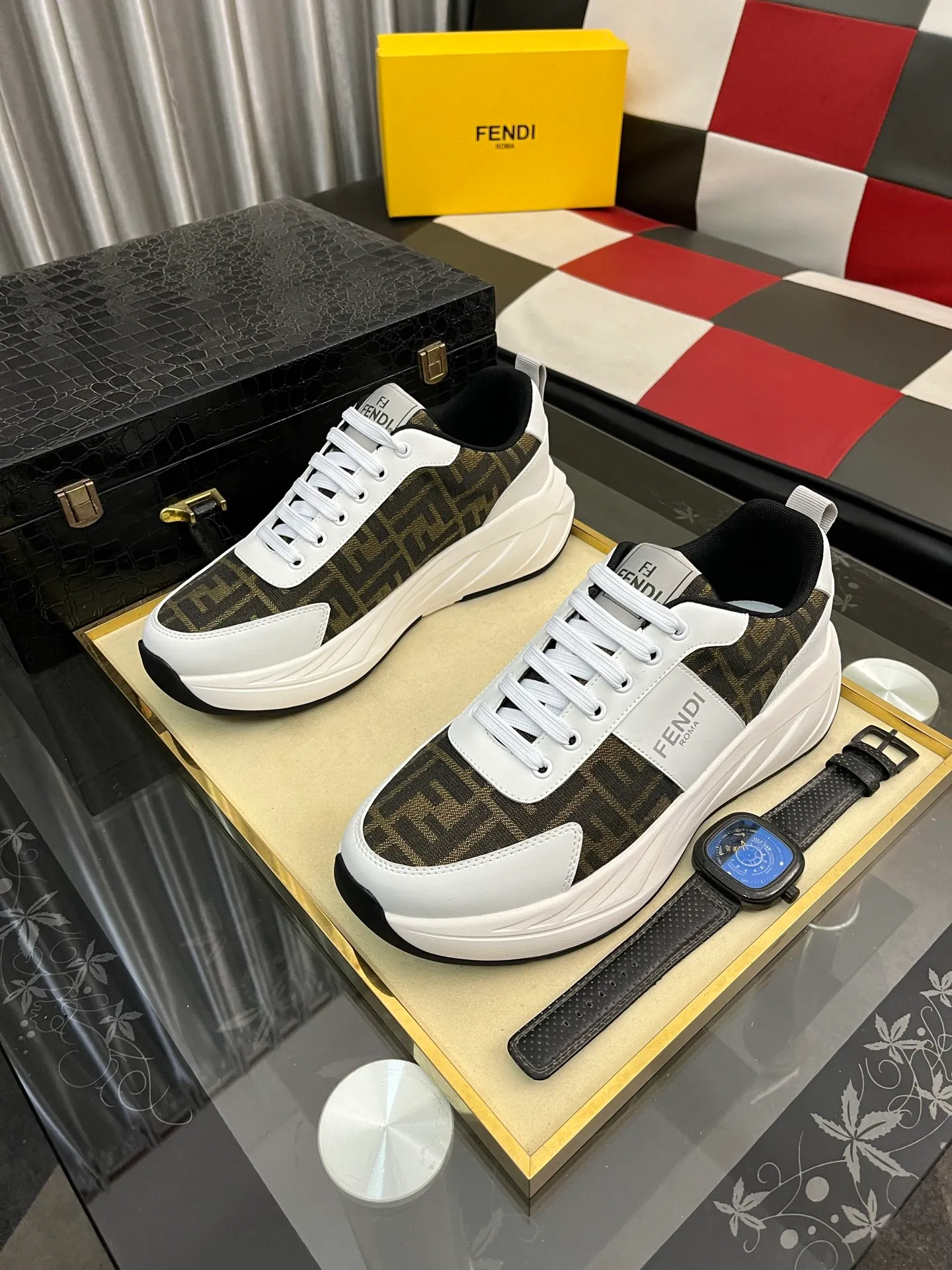 Ex-factory price: 438⌚️⌚️[Fendi] Fendi’s latest casual shoes for men! Available at counters simultaneously! A one-to-one replica of the original. Made entirely of imported top-grain calfskin, the interior is made of top-grain water-dyed cowhide, and the original factory-supplied rubber outsole. Leading new fashion concepts. Matching code: 38-442️⃣Colors available